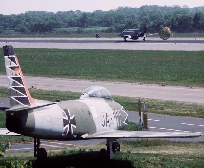 Canadair_Sabre_JA-111_at_Wittmundhafen_1989