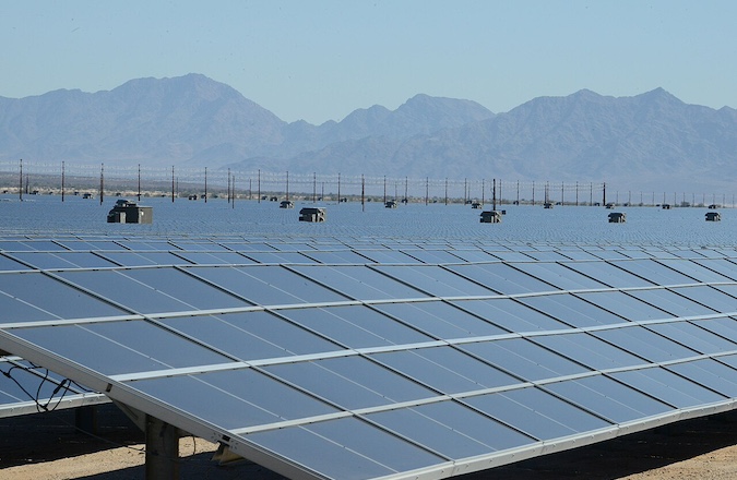02-09-15_First_Solar_Desert_Sunlight_Solar_Farm_(15863210084)