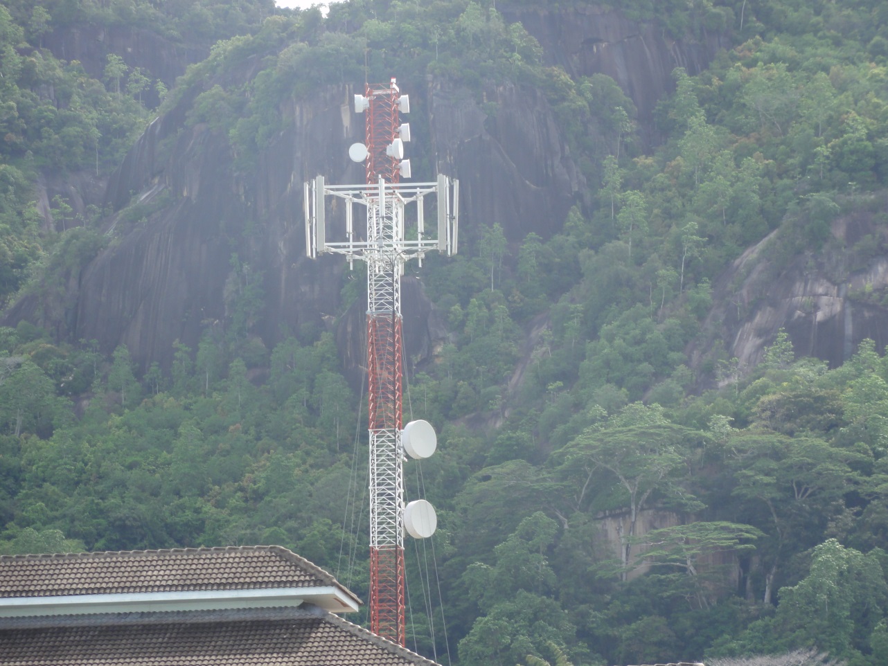 Figure 2: Wireless microwave link dishes which could have been affected by the planned turbines