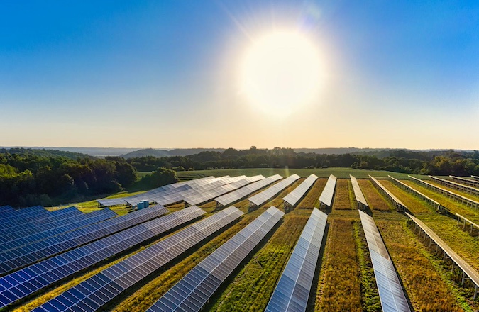 How can glare risks be reduced for my solar project?